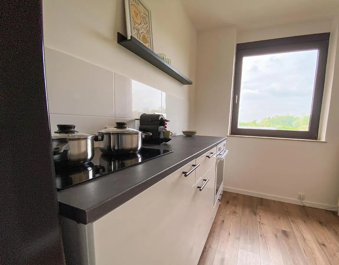 Schoene Wohnung Mit Rheinblick/Duesseldorf/Neuss/Messe Neuss