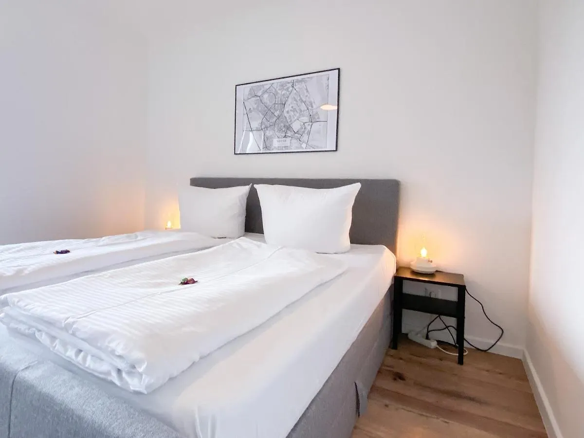 Schoene Wohnung Mit Rheinblick/Duesseldorf/Neuss/Messe